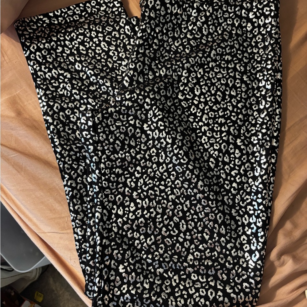 Leopard Print Leggings - Black and White